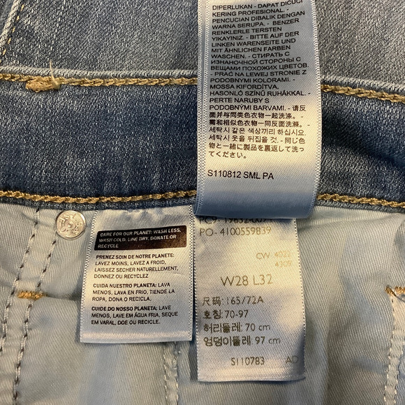 Levis Women's 28 Blue Light Wash Denim 315 Shaping Bootcut Jeans Mid Rise L3-3 - Picture 9 of 9